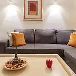 Urban Exclusivity At Puerto Banús Apartamento