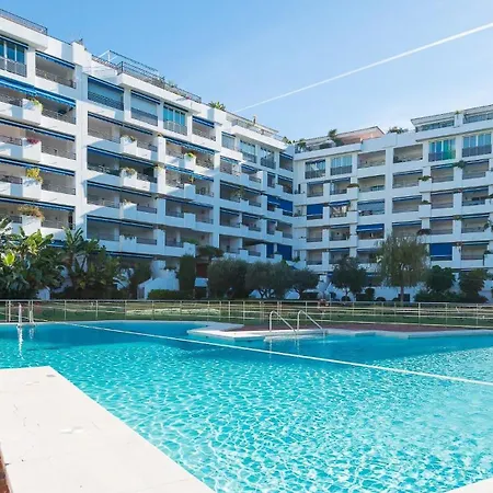 Urban Exclusivity At Puerto Banus Lejlighed