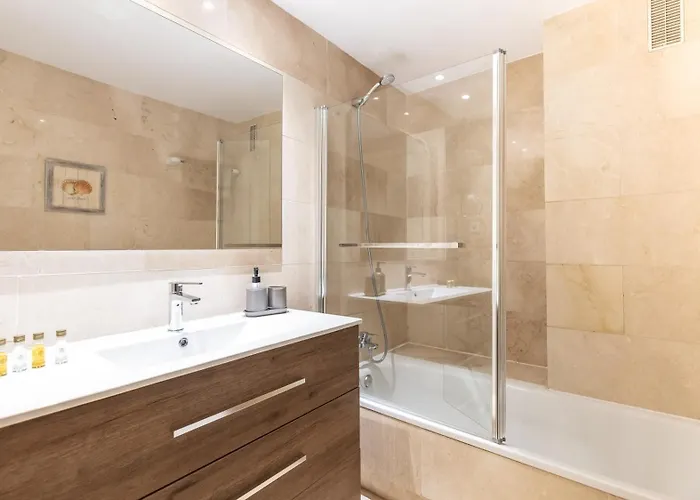 Urban Exclusivity At Puerto Banus Marbella