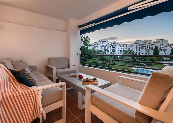 Urban Exclusivity At Puerto Banus Apartamento