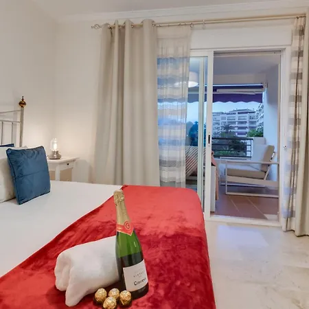 Urban Exclusivity At Puerto Banus * マルベーリャ